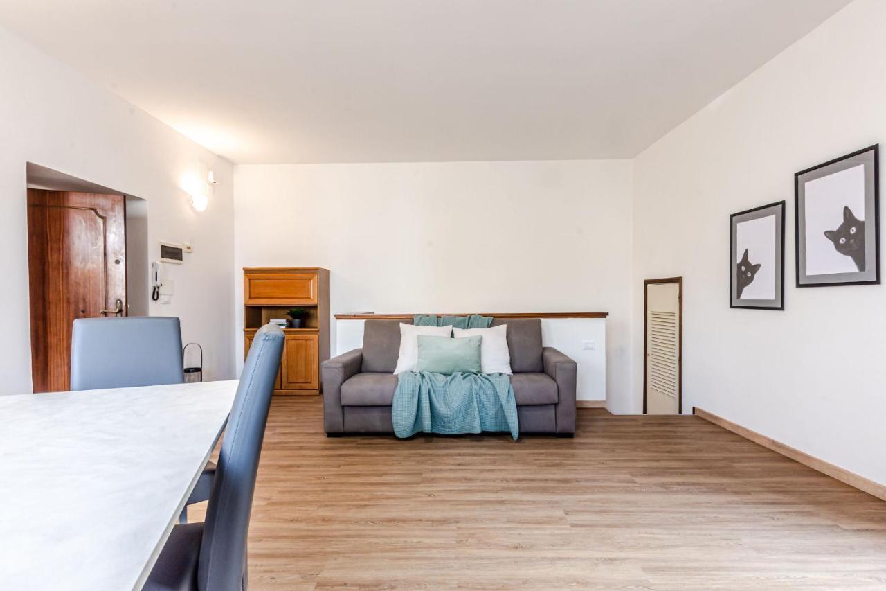 Appartamento Milton Con Terrazza Arezzo Bagian luar foto